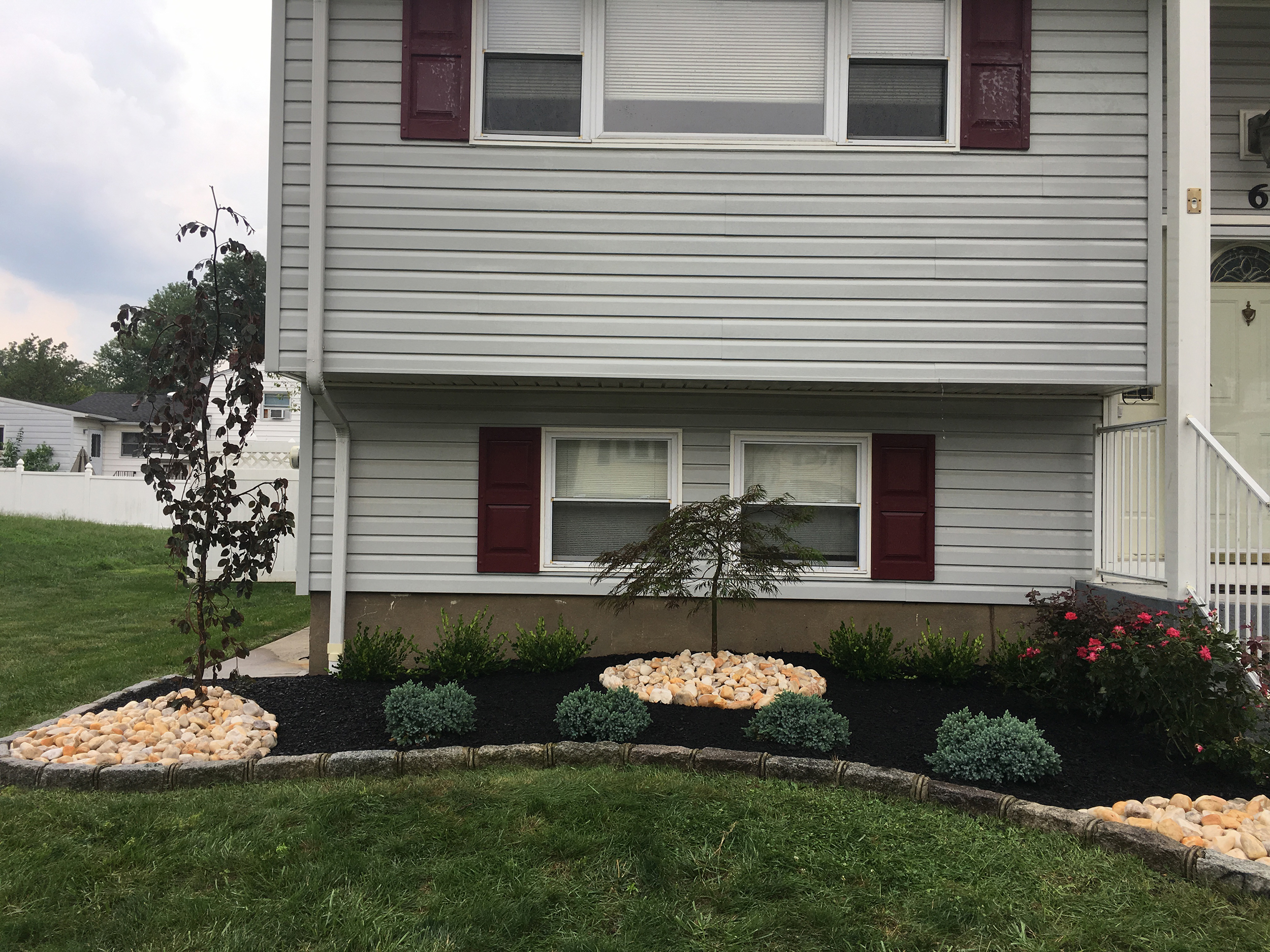 gs mulching residential front yard